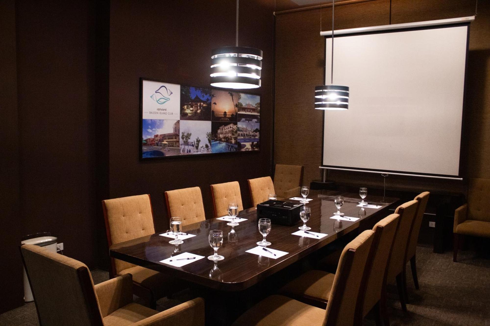 The Alpha 4* Makati City